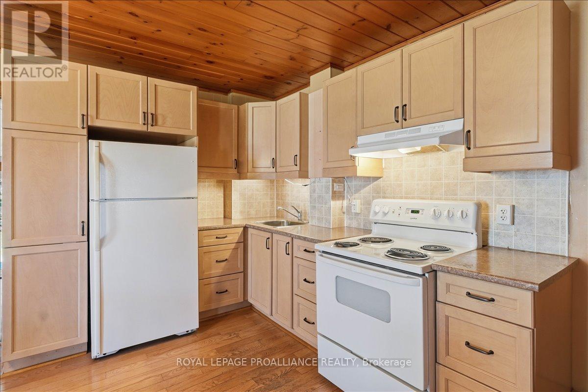 211 COLBORNE STREET — photo 4