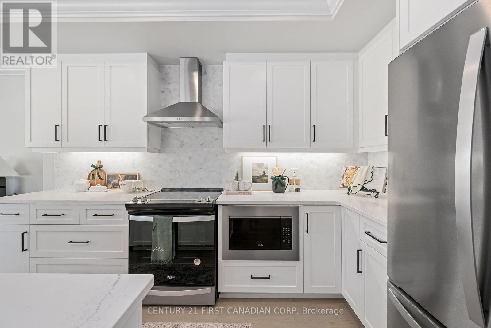 #203 1560 UPPER WEST AVENUE - 13