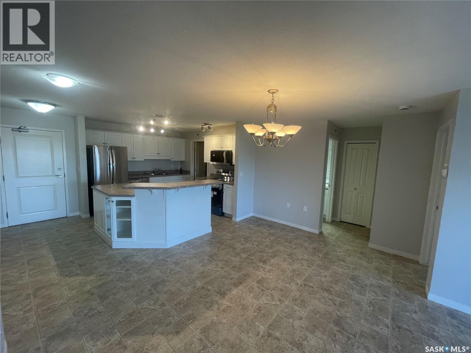#604 2221 ADELAIDE STREET - 26