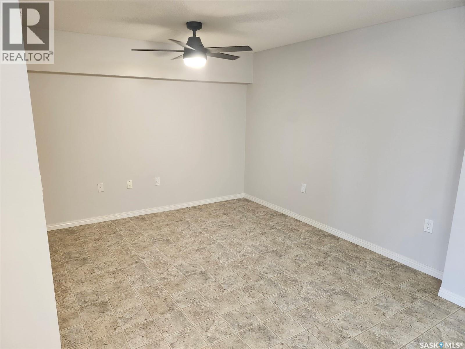 #604 2221 ADELAIDE STREET - 8