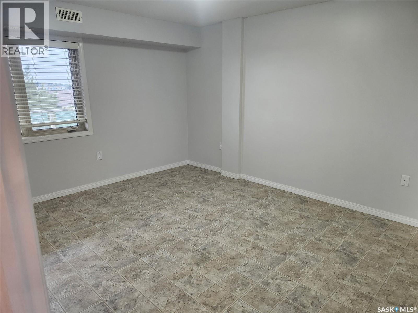 #604 2221 ADELAIDE STREET - 15