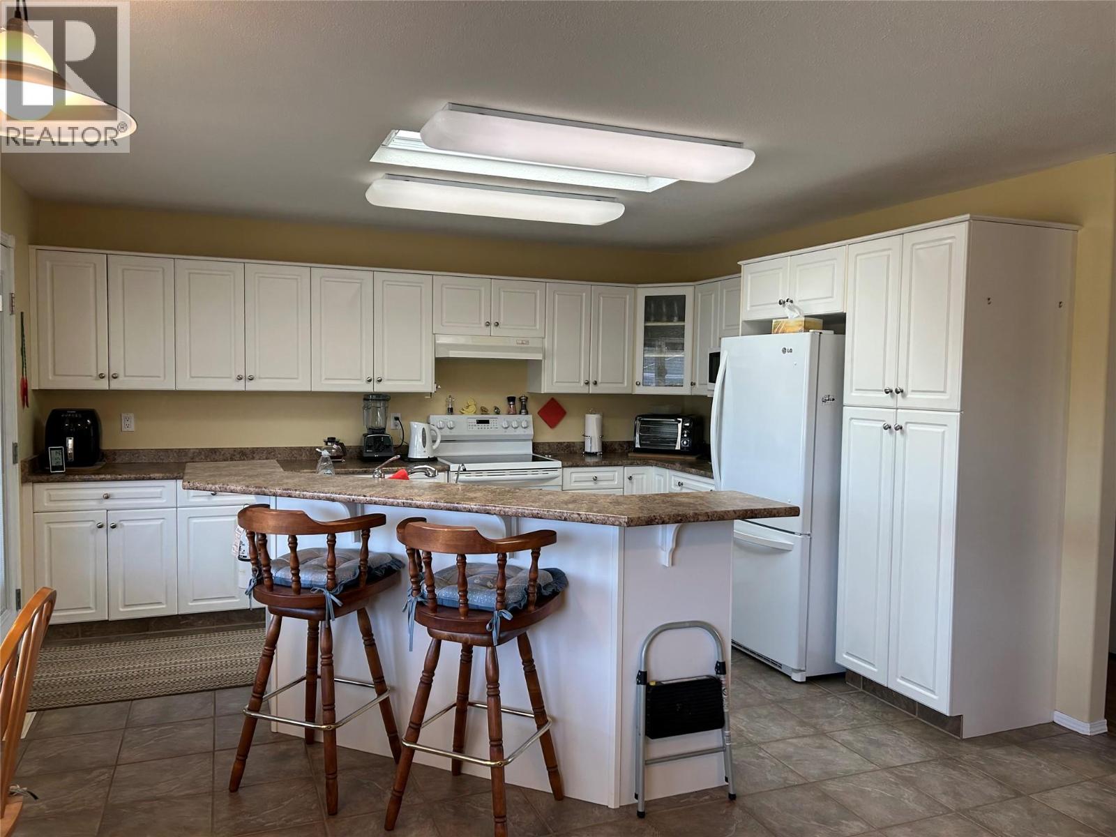 851 8 Avenue, Vernon