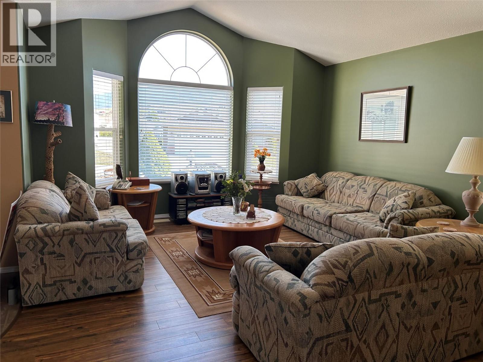 851 8 Avenue, Vernon