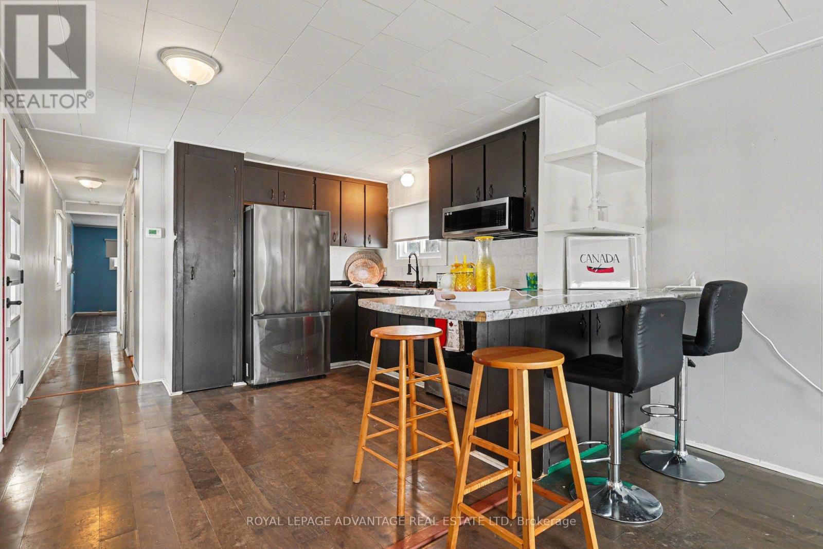 266 HILLVIEW ROAD - 20