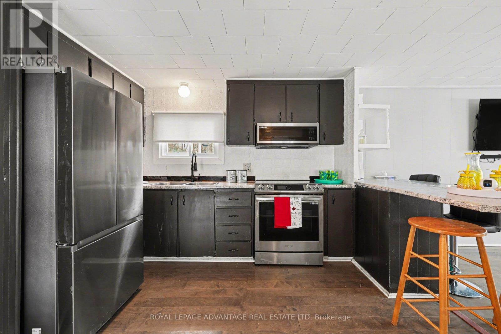 266 HILLVIEW ROAD - 4