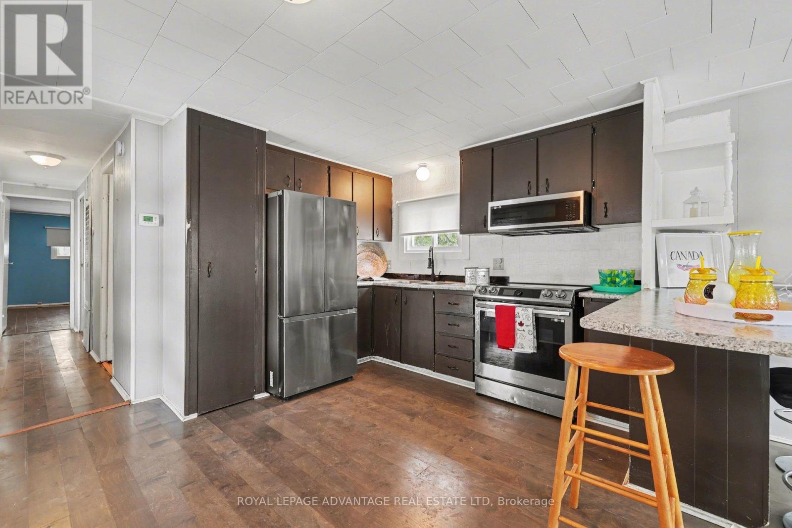 266 HILLVIEW ROAD - 5