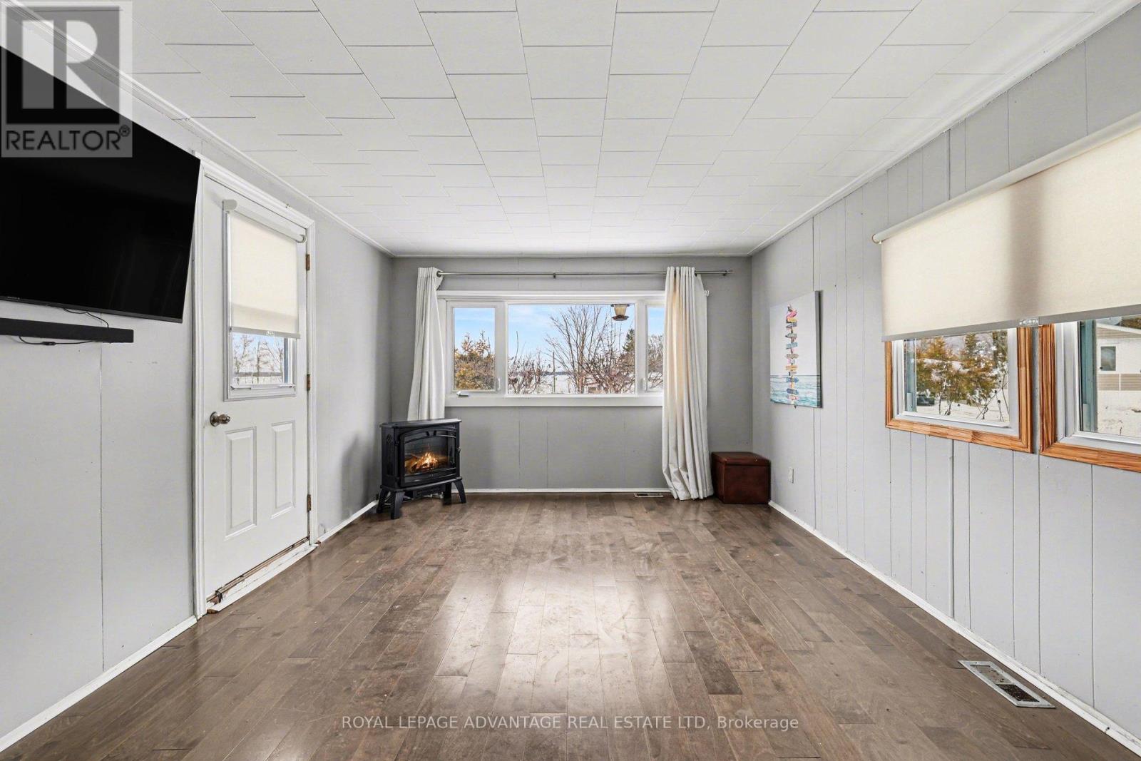 266 HILLVIEW ROAD - 8