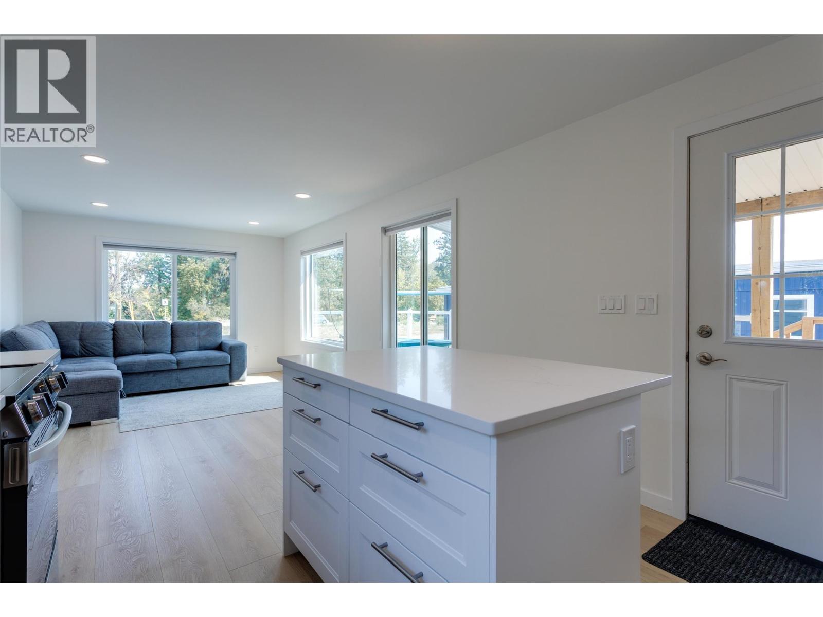 6711 Hwy 97 South Highway Unit# 5, Peachland