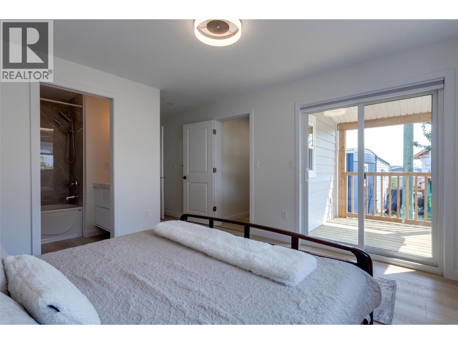 6711 Hwy 97 South Highway Unit# 5, Peachland