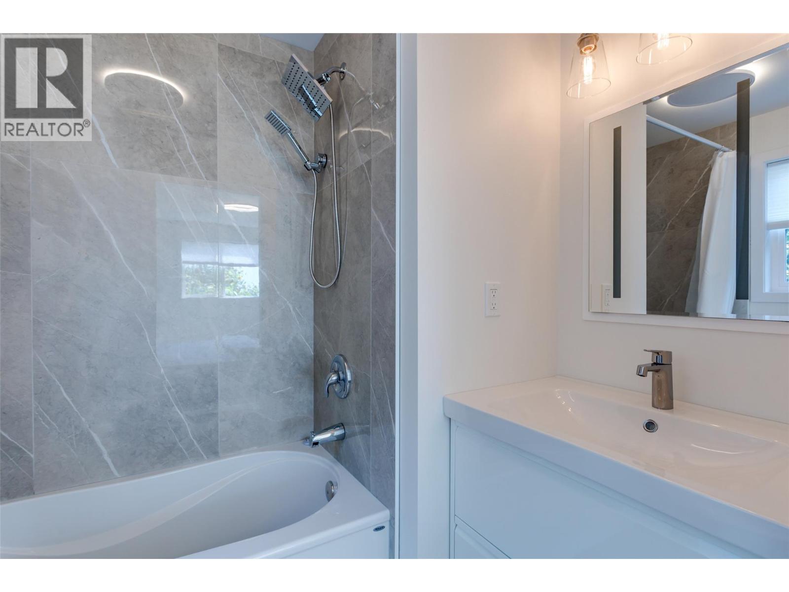 6711 Hwy 97 South Highway Unit# 5, Peachland