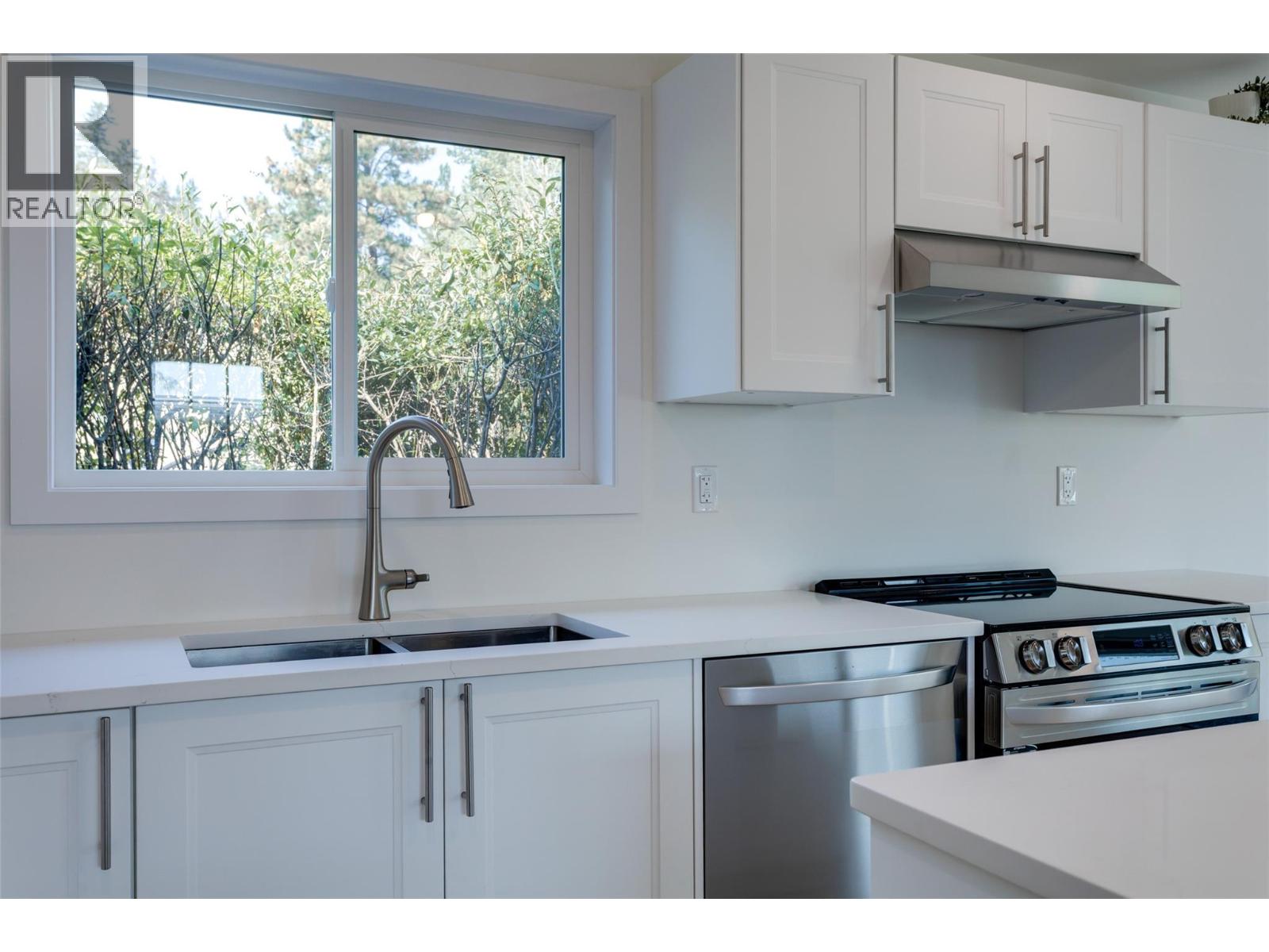 6711 Hwy 97 South Highway Unit# 5, Peachland