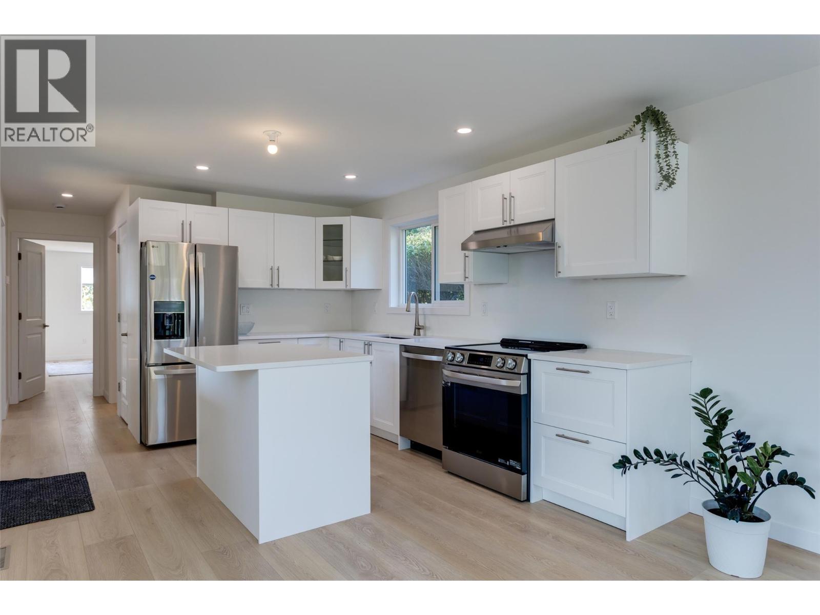 6711 Hwy 97 South Highway Unit# 5, Peachland