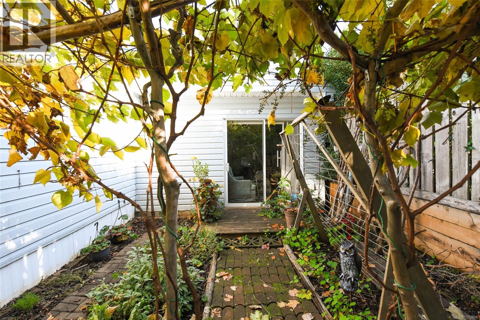 5557 Horne St - 11