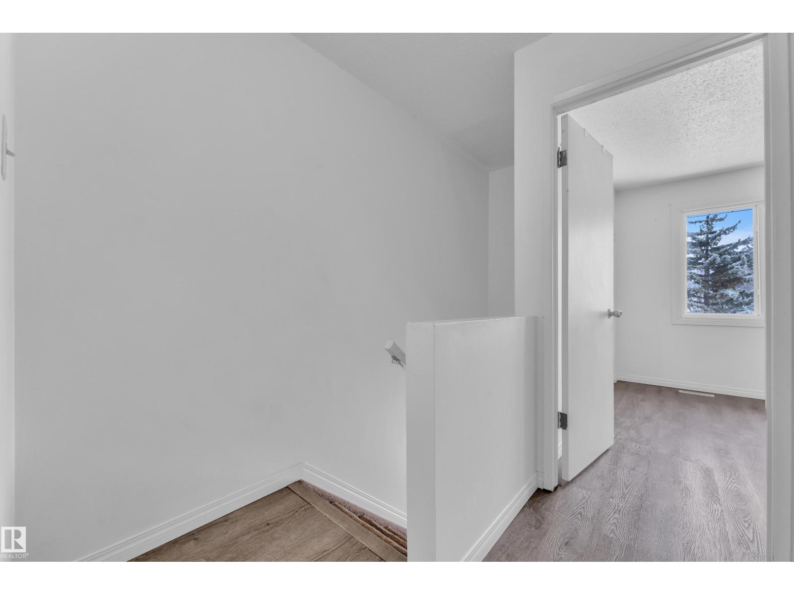 25 LAKEWOOD VG NW, Edmonton