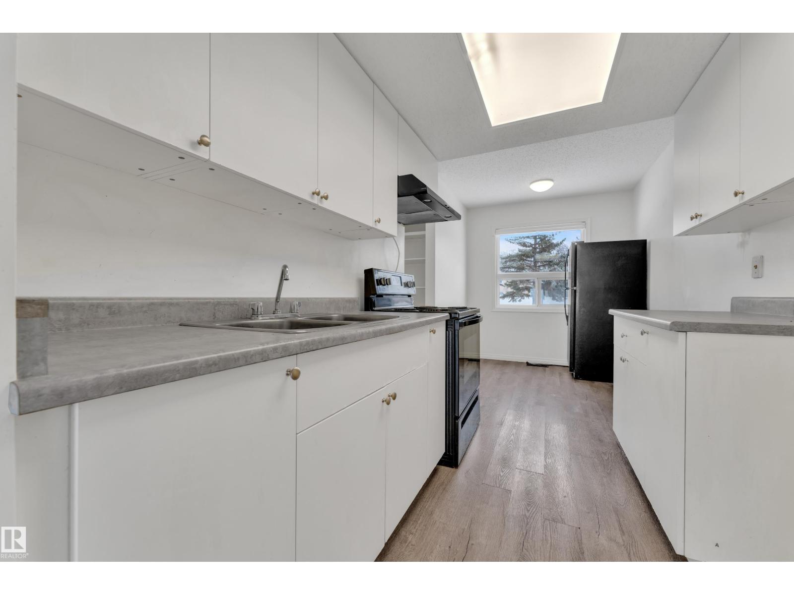 25 LAKEWOOD VG NW, Edmonton