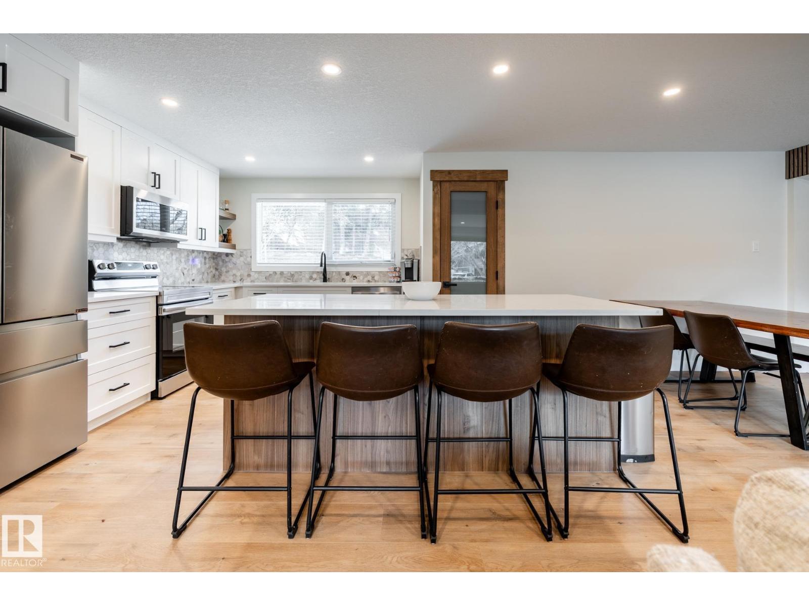 17 SPRUCE CR, St. Albert