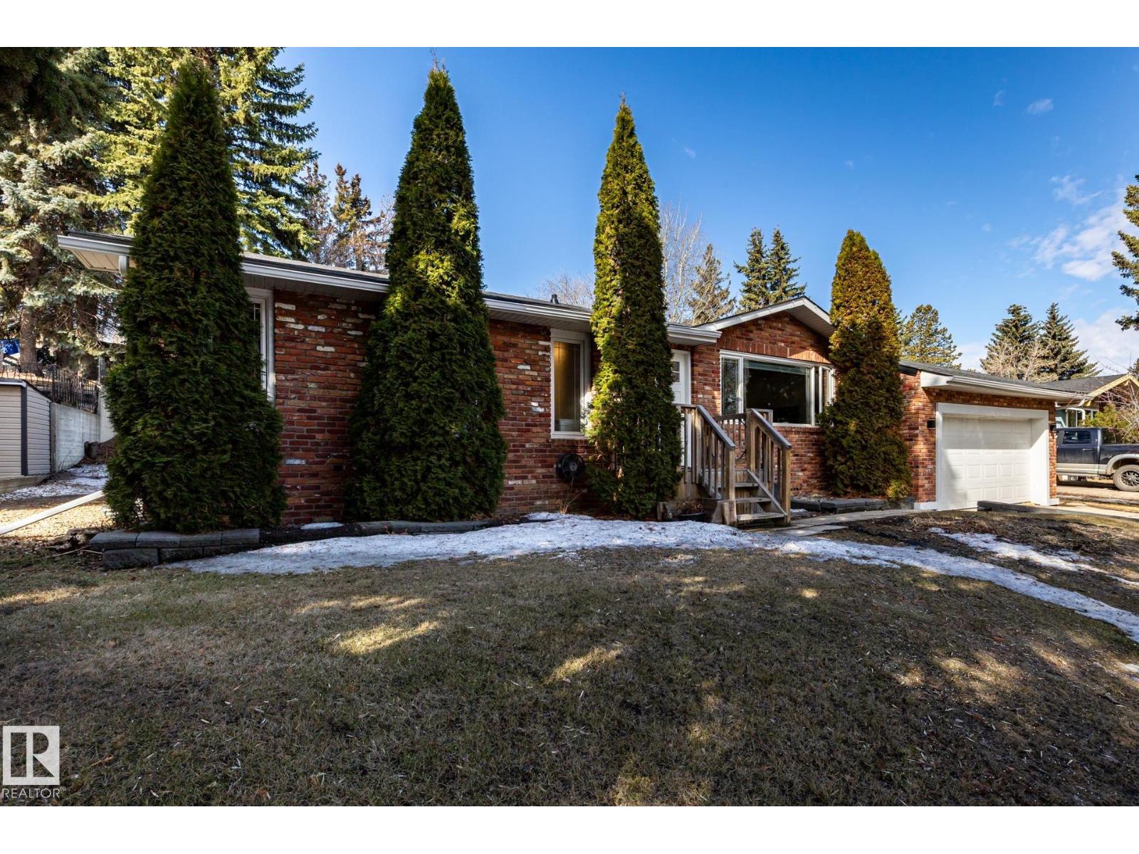 17 SPRUCE CR, St. Albert