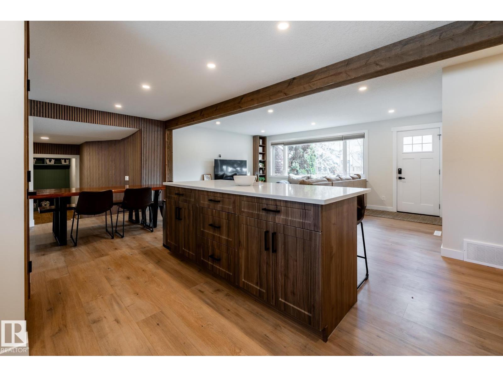 17 SPRUCE CR, St. Albert