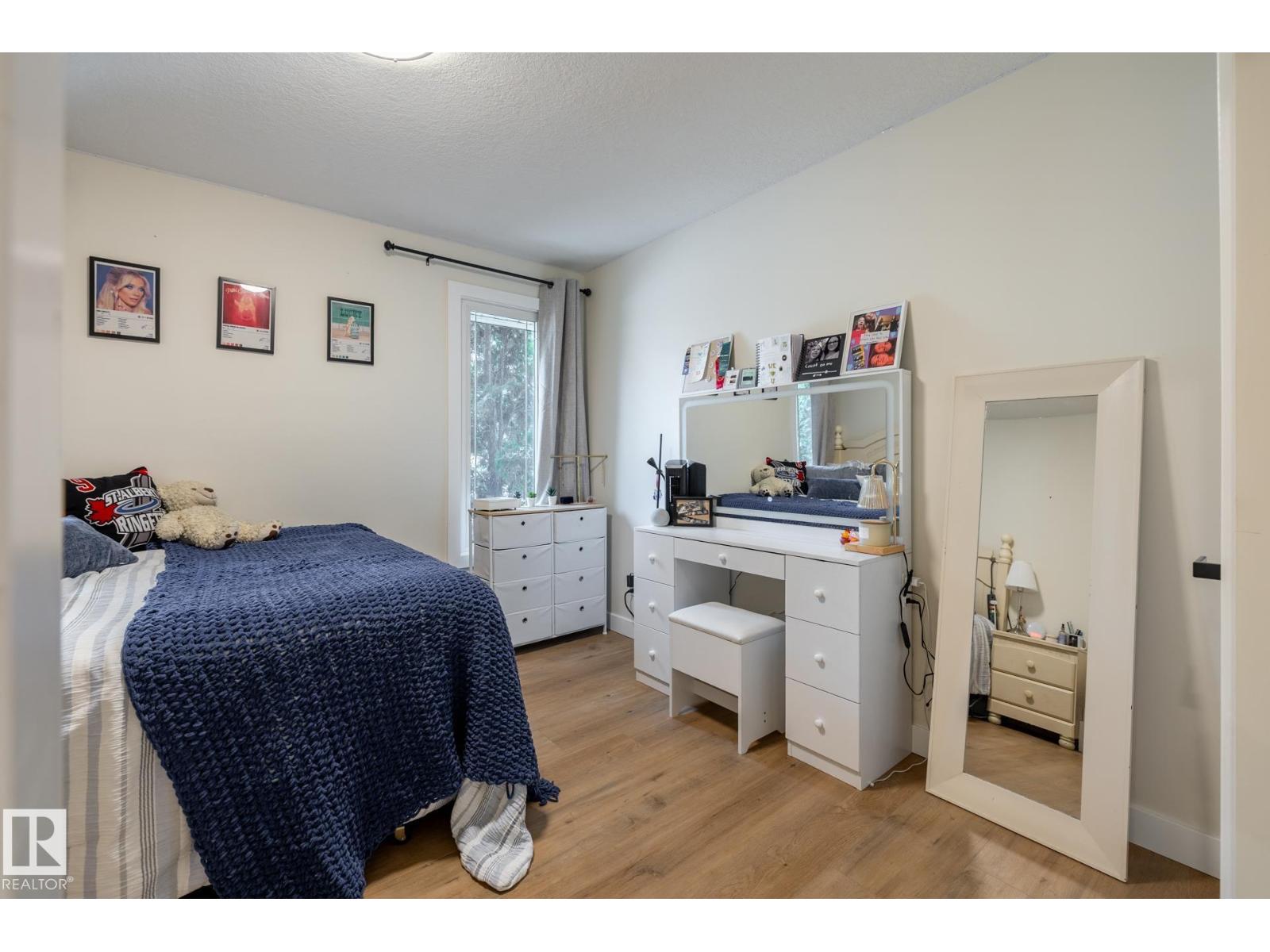 17 SPRUCE CR, St. Albert