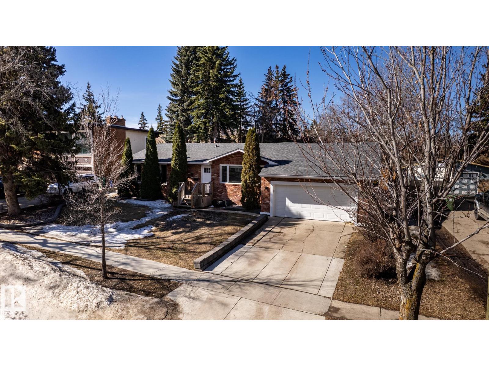 17 SPRUCE CR, St. Albert