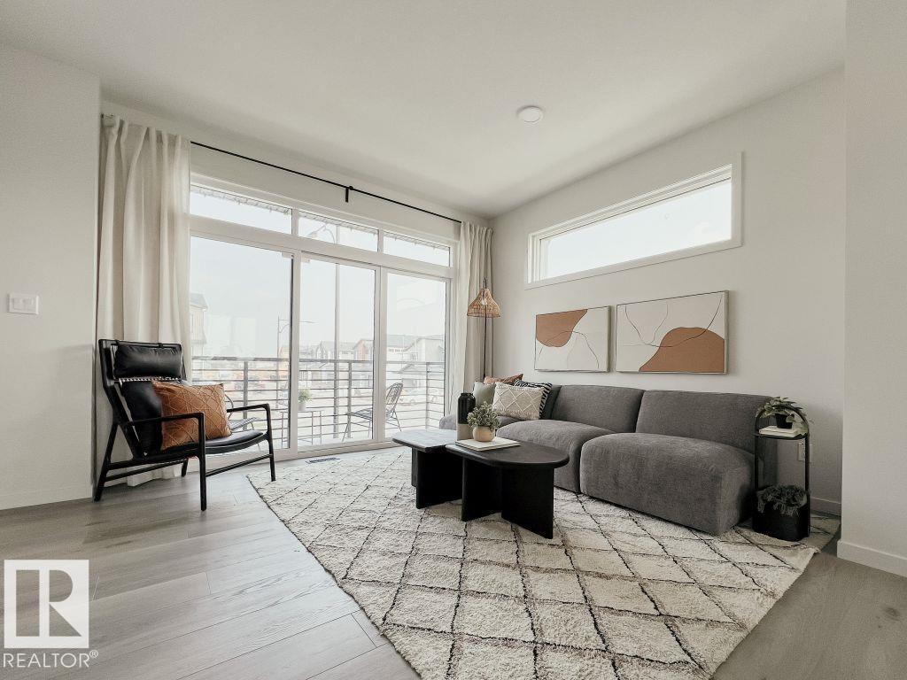 305 32 ST SW, Edmonton