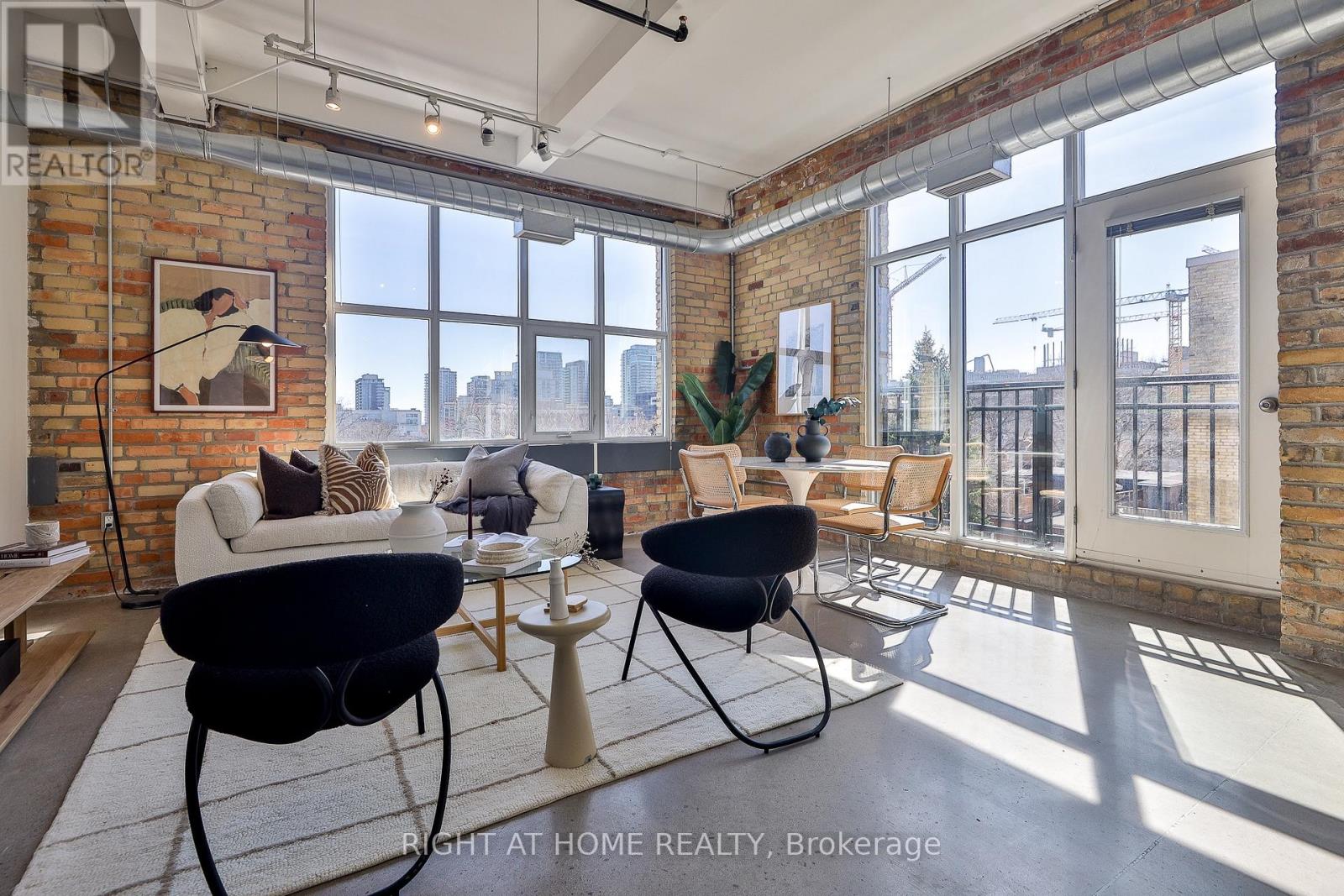 519 - 955 QUEEN STREET W