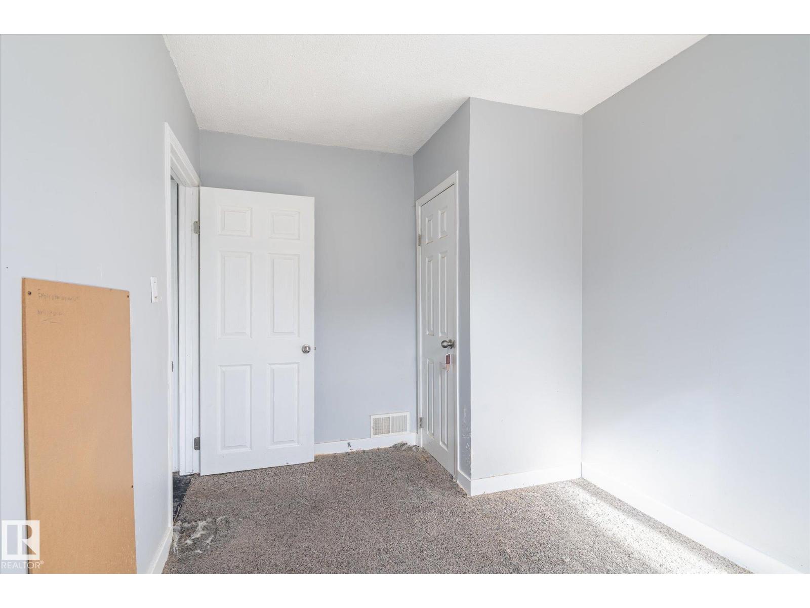 10439 159 ST NW, Edmonton