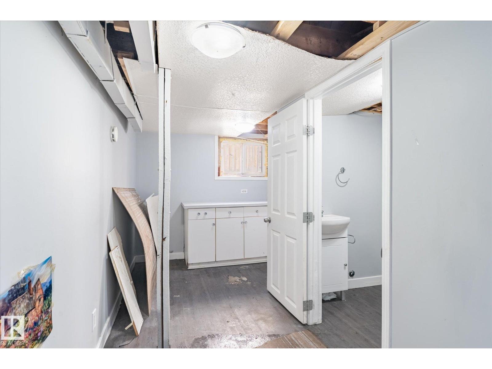 10439 159 ST NW, Edmonton