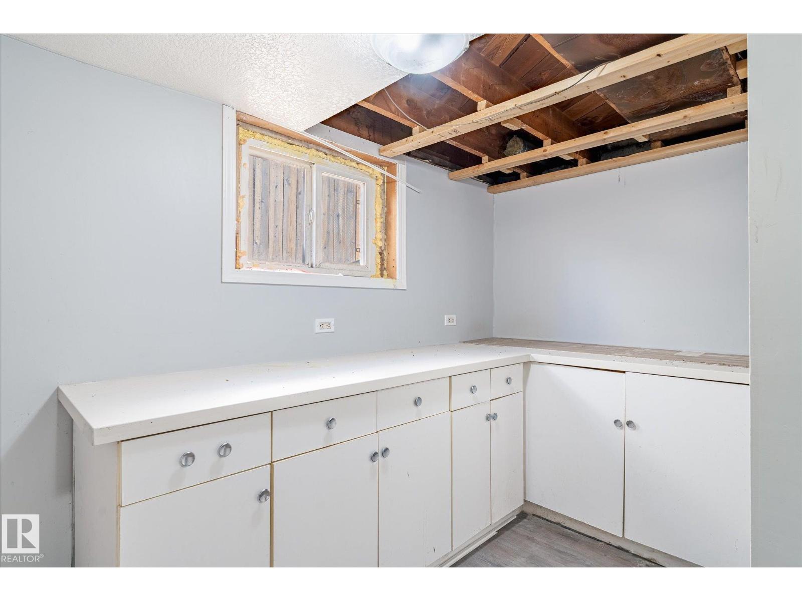 10439 159 ST NW, Edmonton