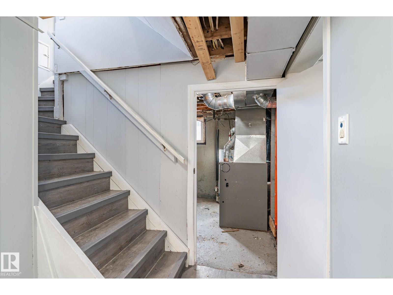 10439 159 ST NW, Edmonton