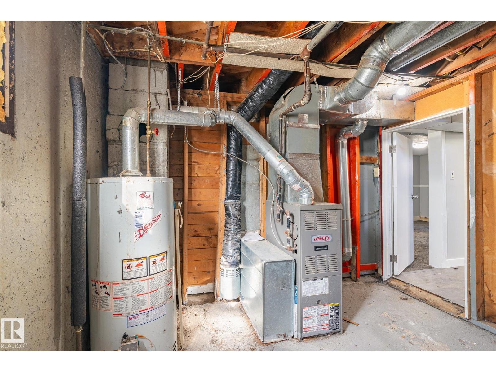 10439 159 ST NW, Edmonton