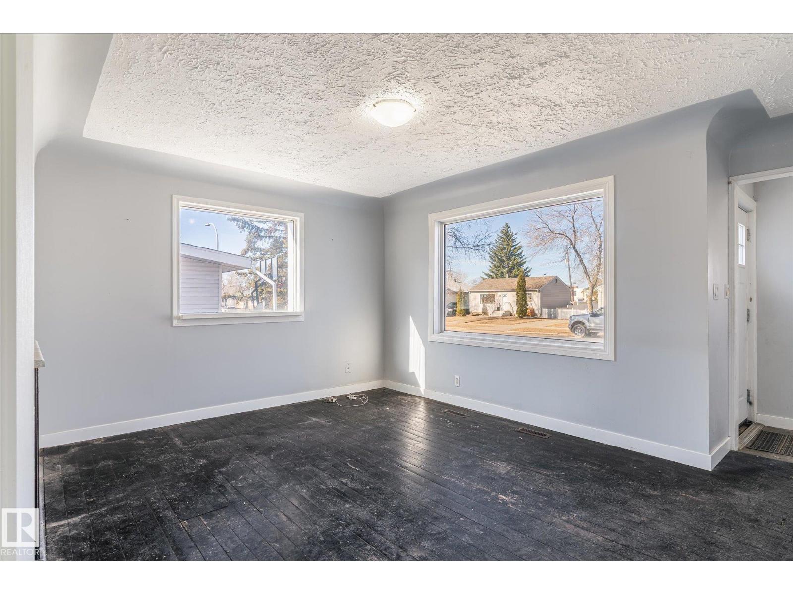 10439 159 ST NW, Edmonton