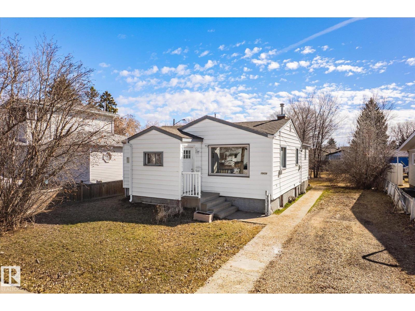 10439 159 ST NW, Edmonton