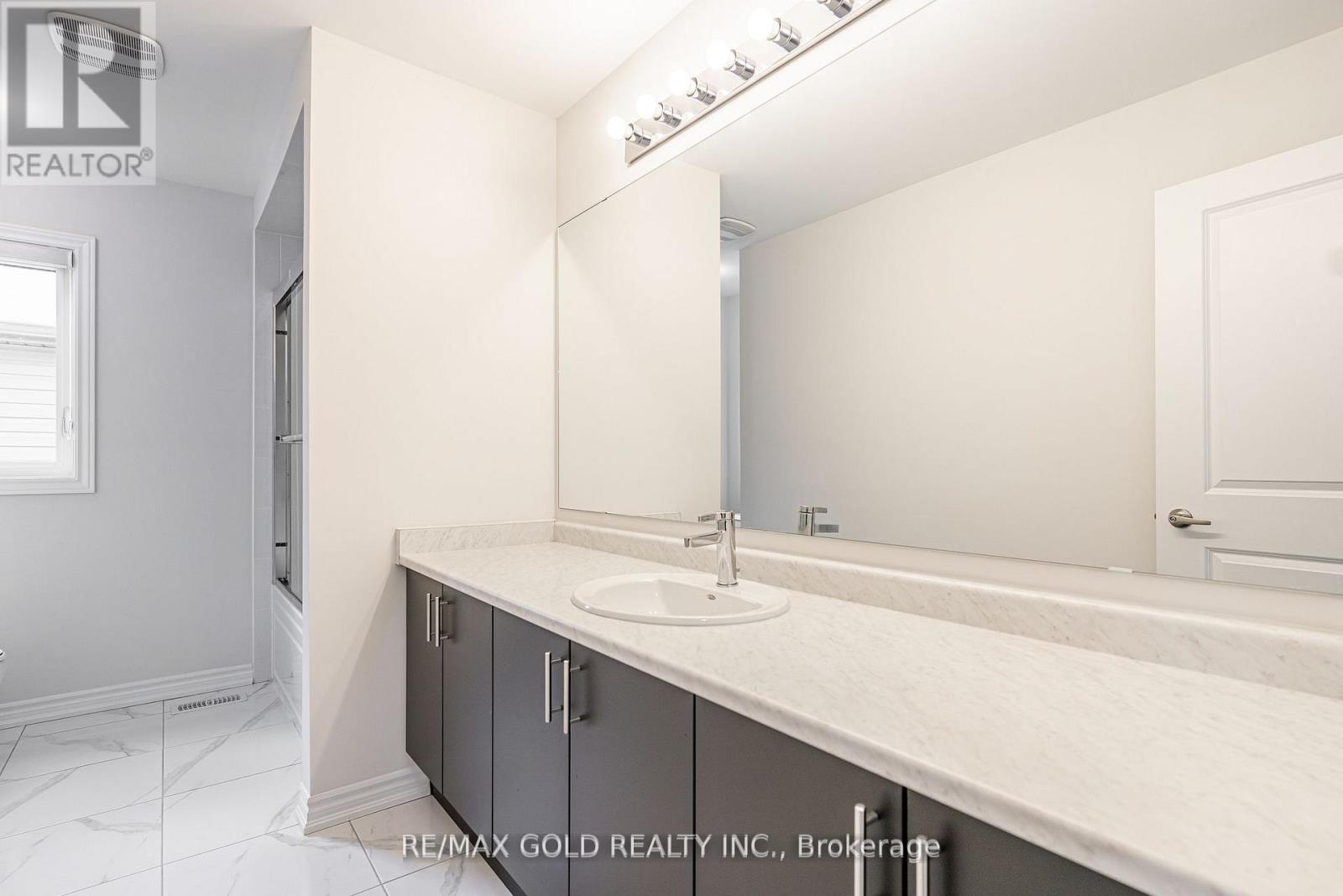 33 GILHAM WAY — photo 38