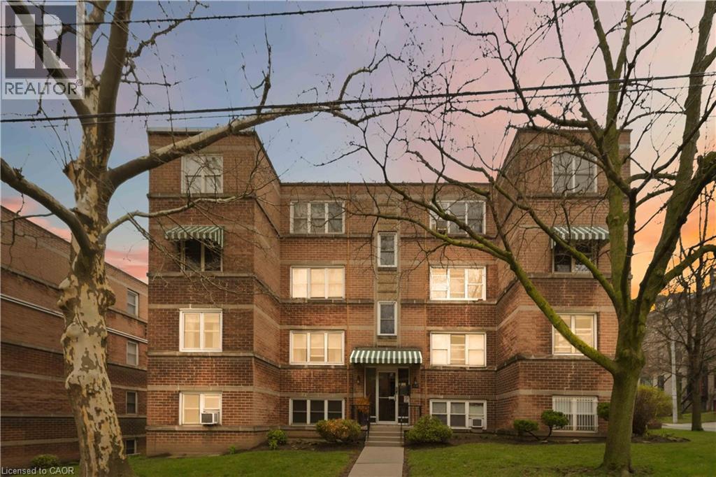 #23 231 MACNAB STREET S - 1