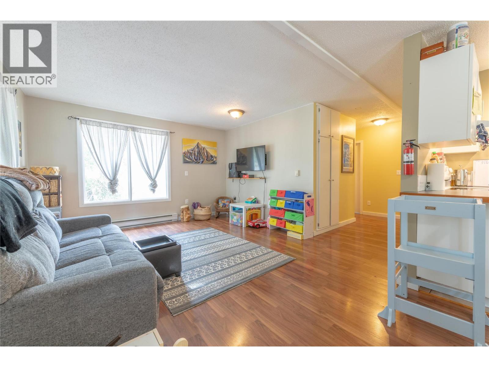 411 Sixth Street - 20