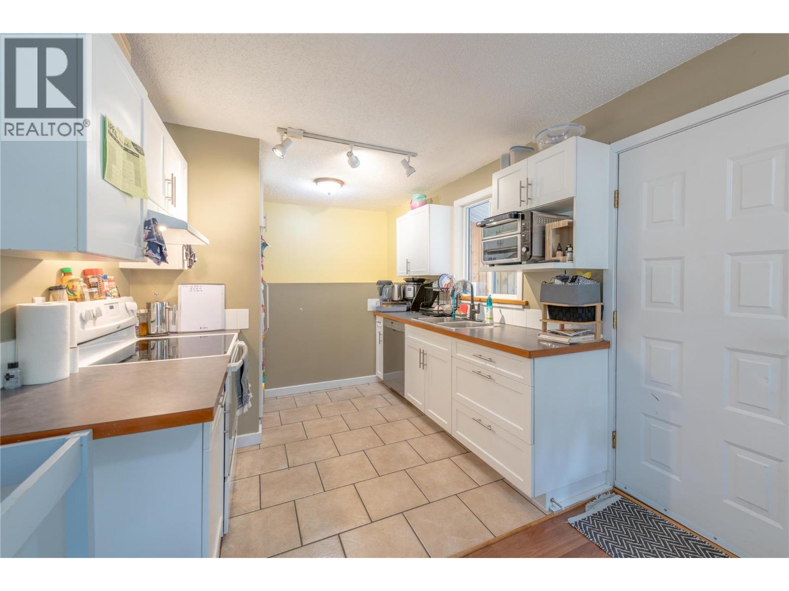 411 Sixth Street - 13