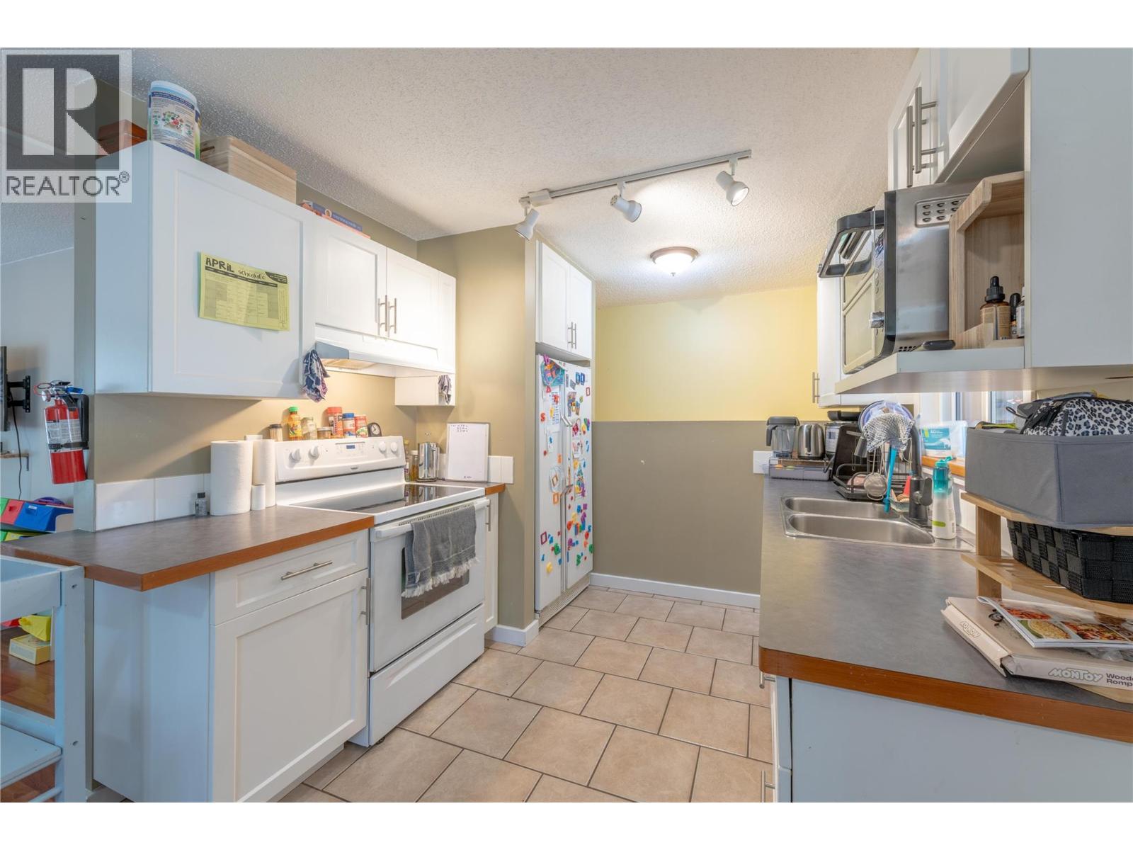 411 Sixth Street - 15