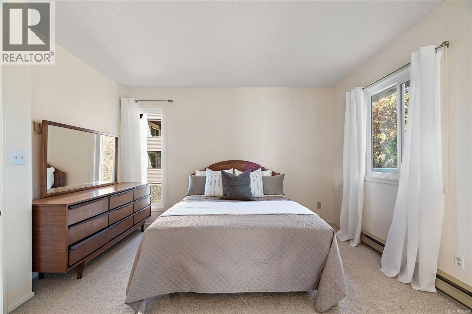 #5 10008 THIRD ST - 16