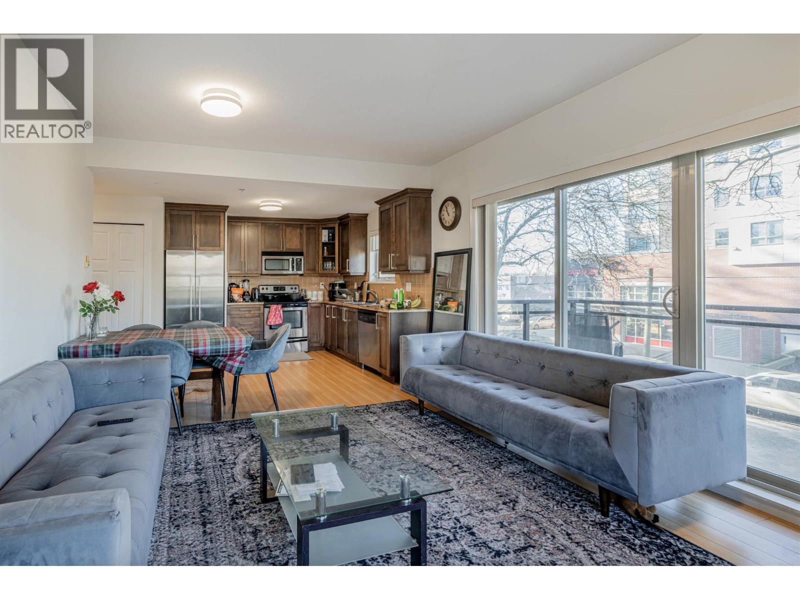 203 1988 SUFFOLK AVENUE, Port Coquitlam