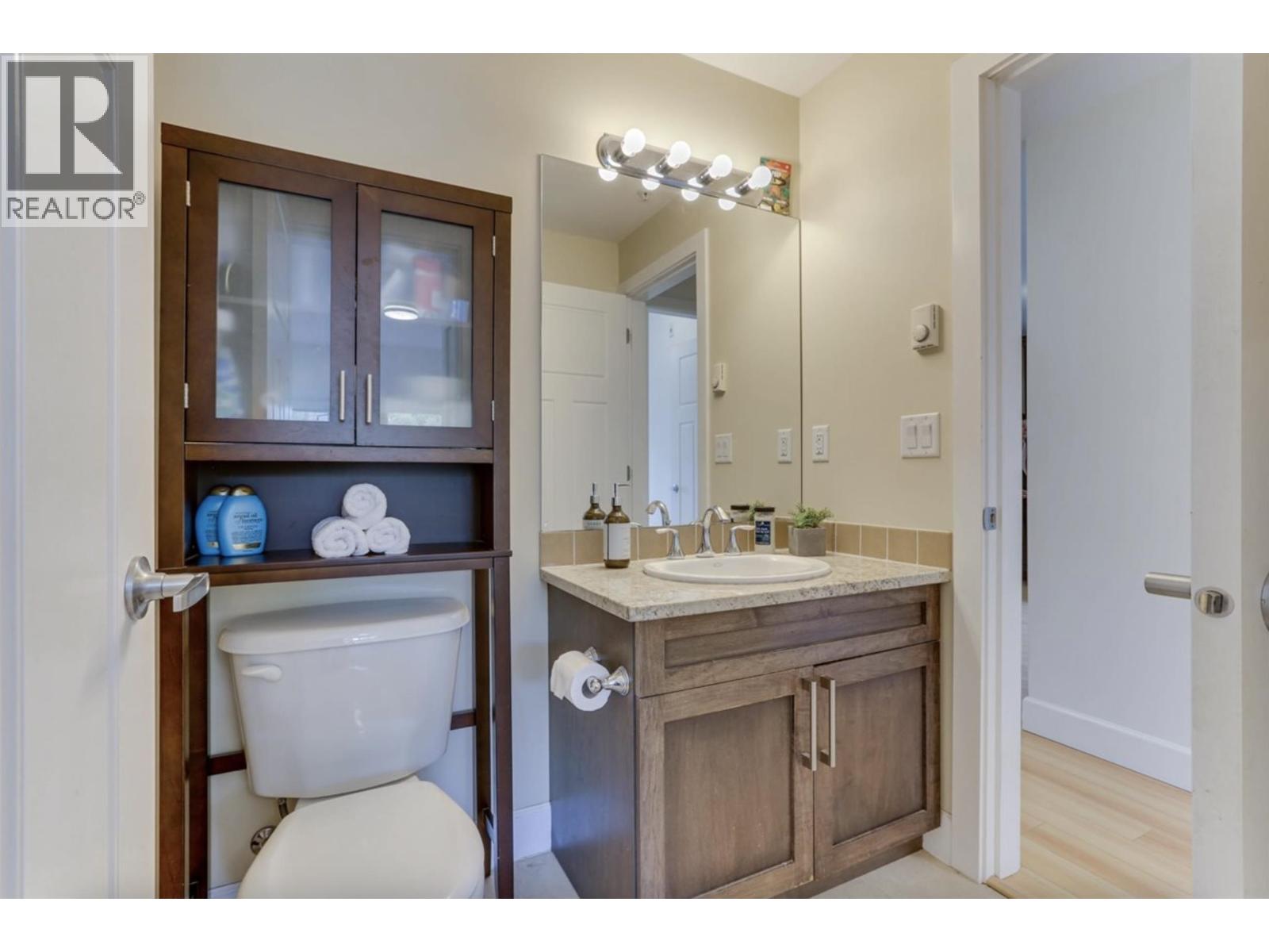 203 1988 SUFFOLK AVENUE, Port Coquitlam