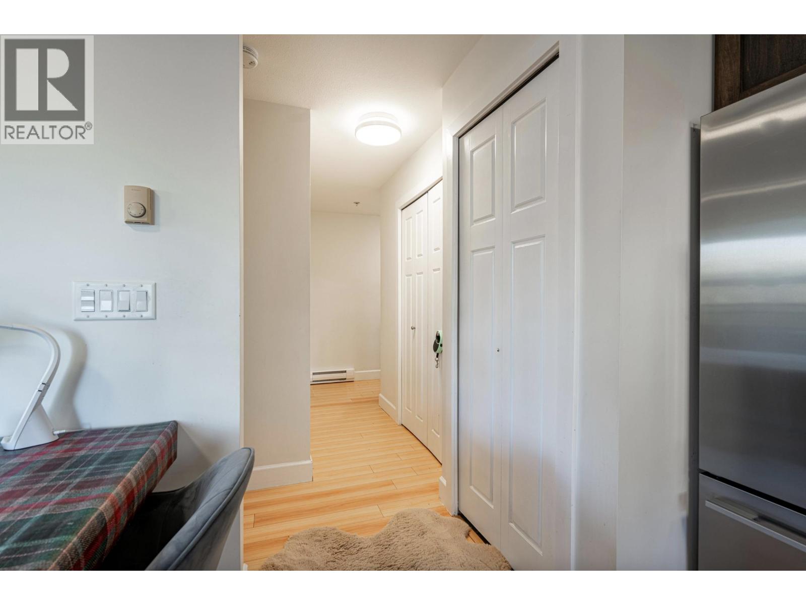 203 1988 SUFFOLK AVENUE, Port Coquitlam