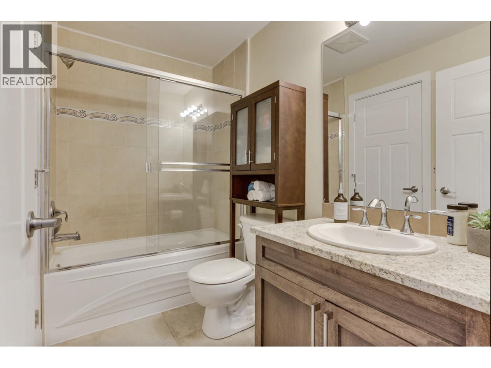 203 1988 SUFFOLK AVENUE, Port Coquitlam