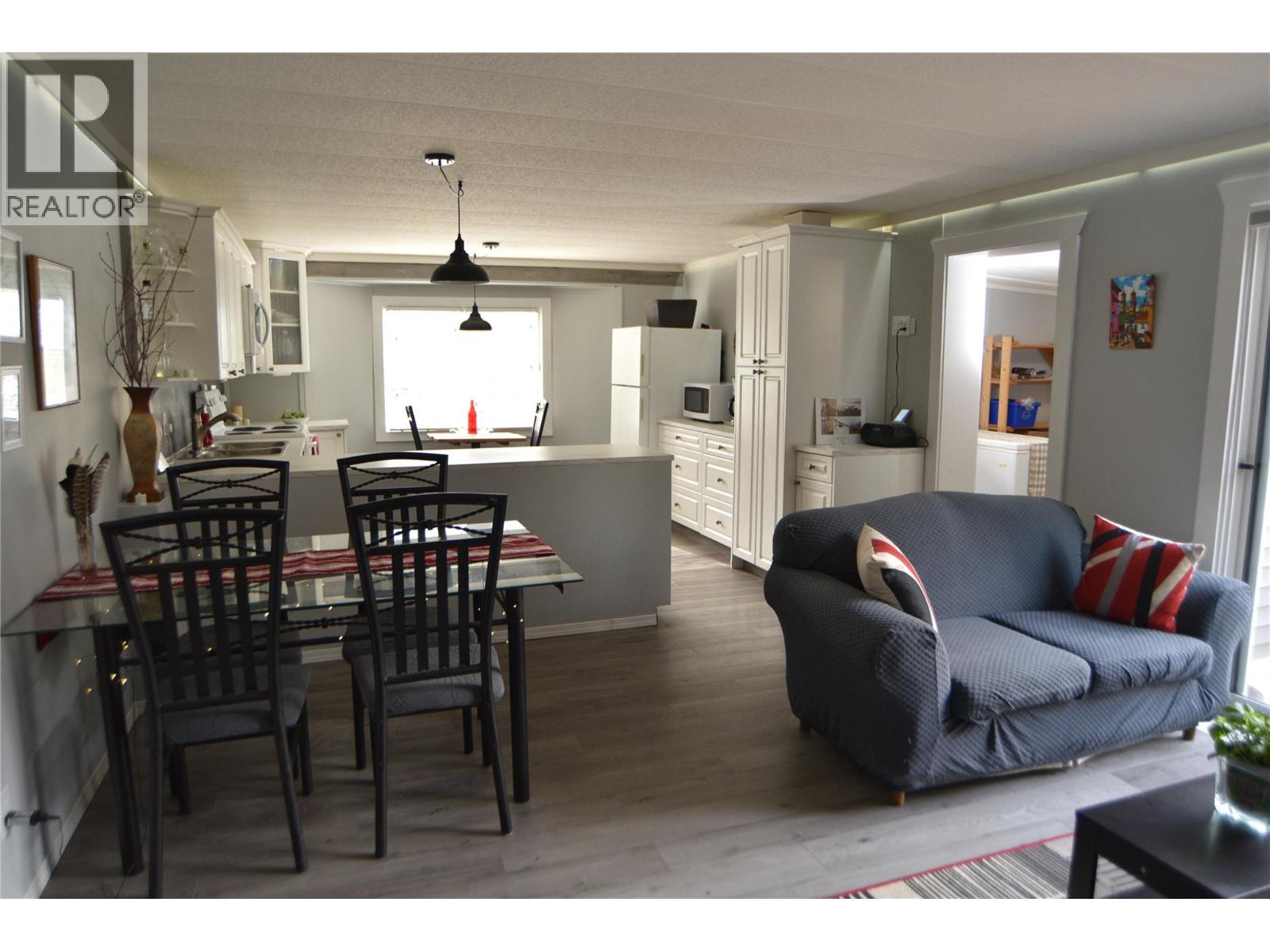 #21 2756 GREENWOOD ROAD - 27