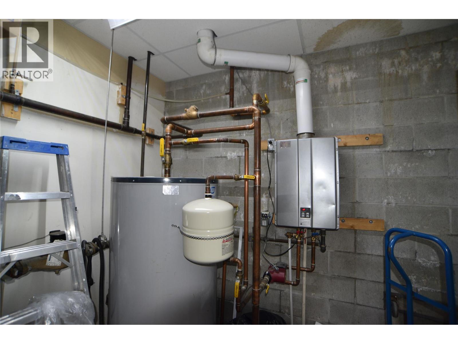 118 1983 Columbia Avenue, Castlegar