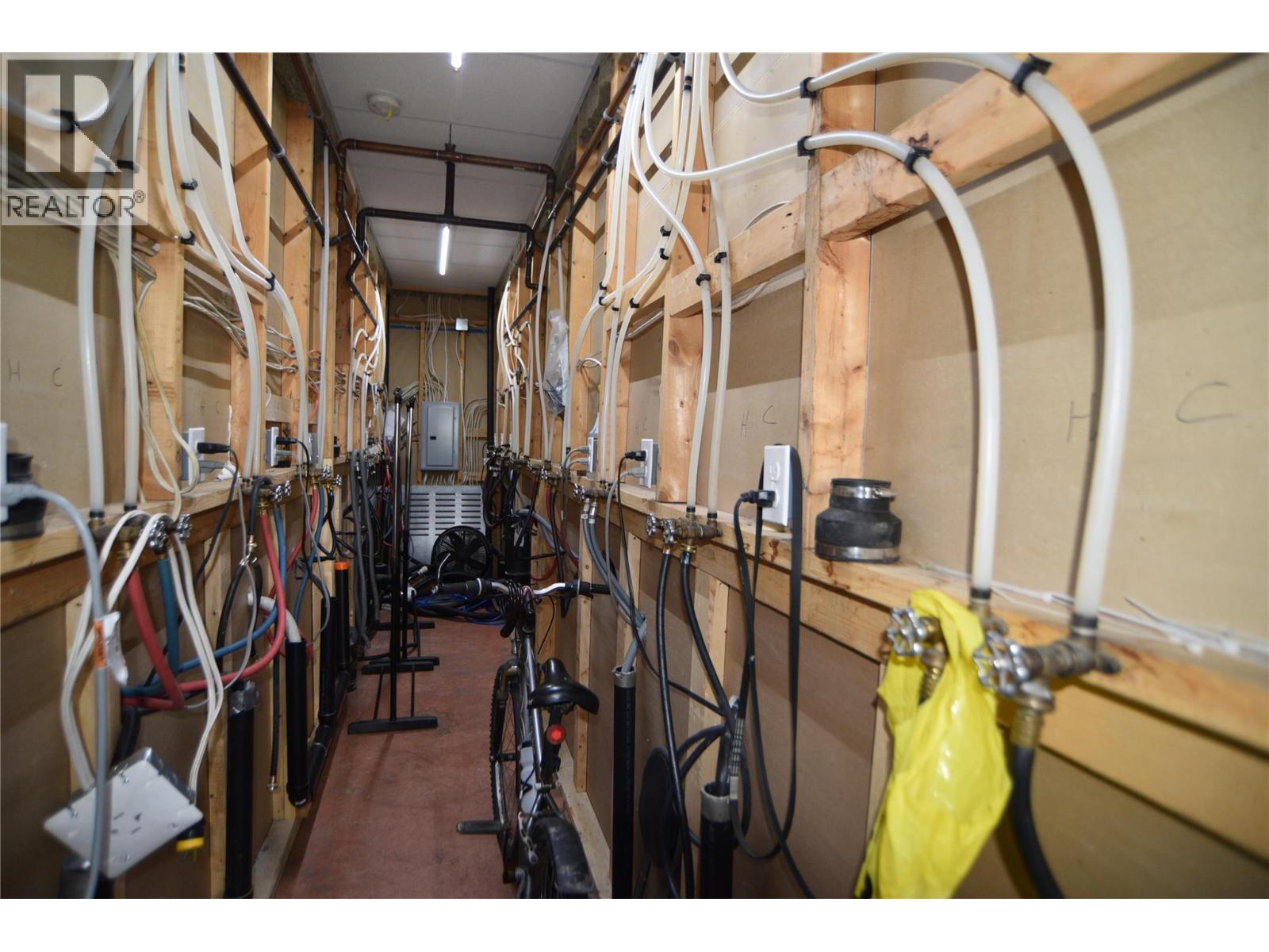 118 1983 Columbia Avenue, Castlegar