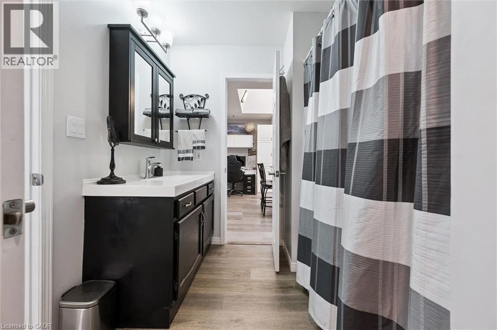 1009 QUEENSTON Road Unit# 205 — photo 32