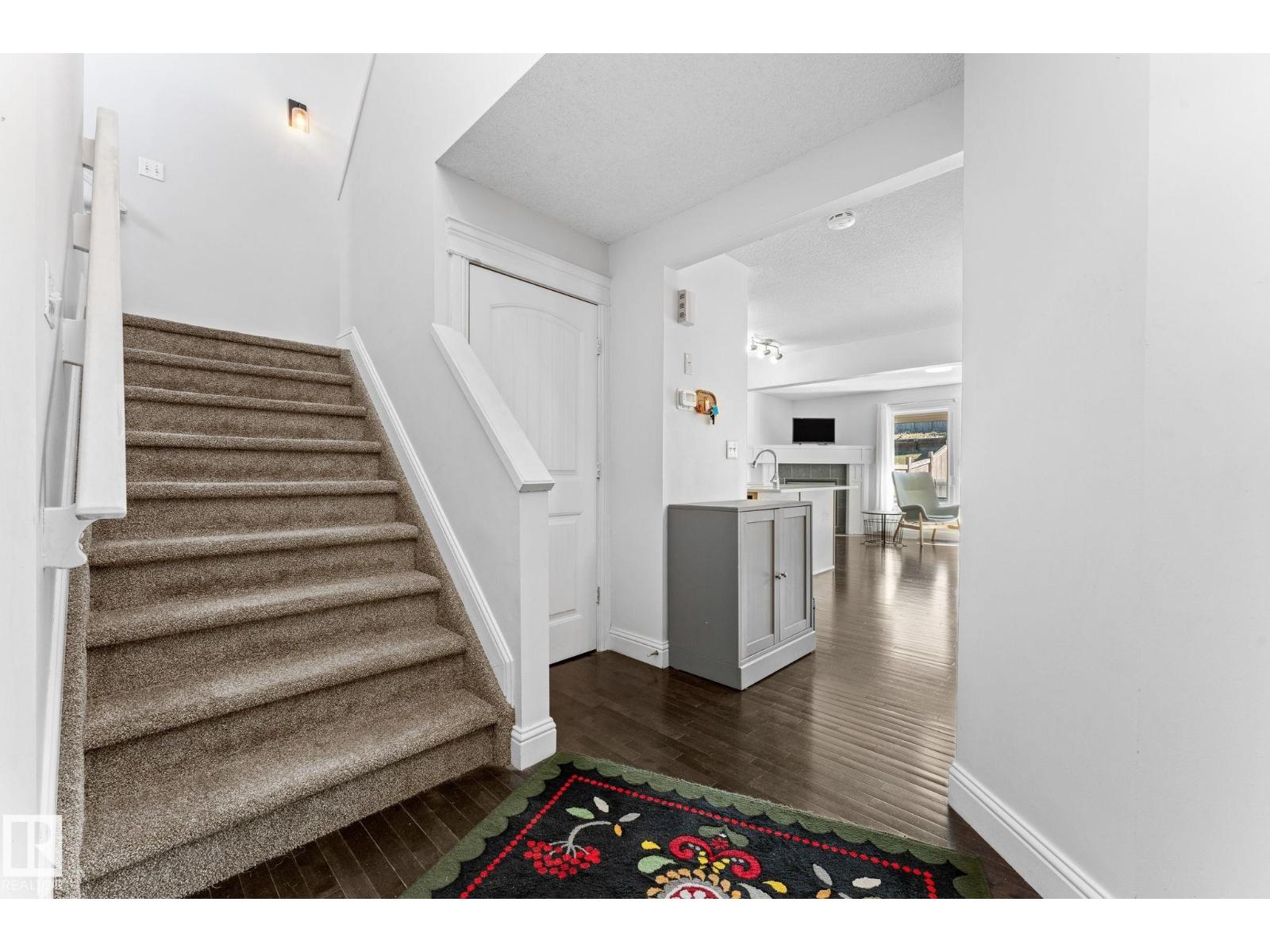 3527 11 ST NW, Edmonton