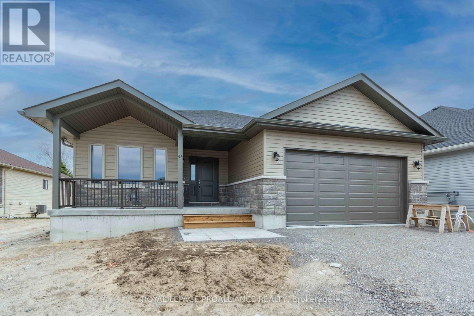 41 CLAYTON JOHN AVENUE - 1