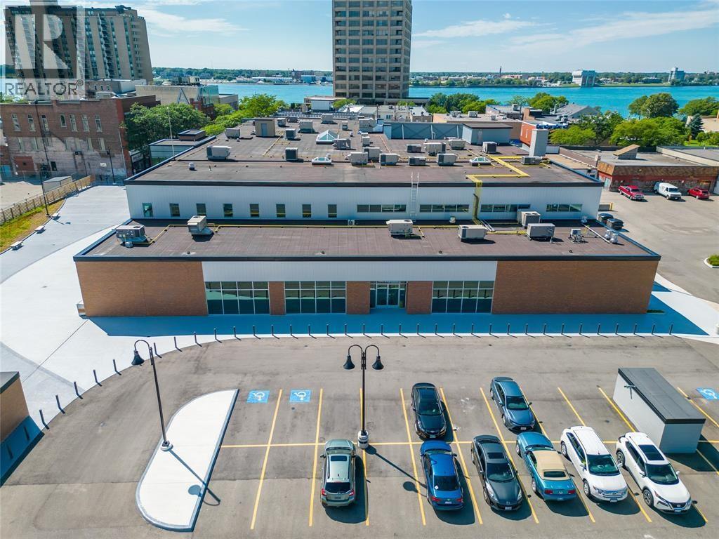 162 LOCHIEL STREET Unit# Unit 1, Sarnia, Ontario, N7T5V2 — Photo 2